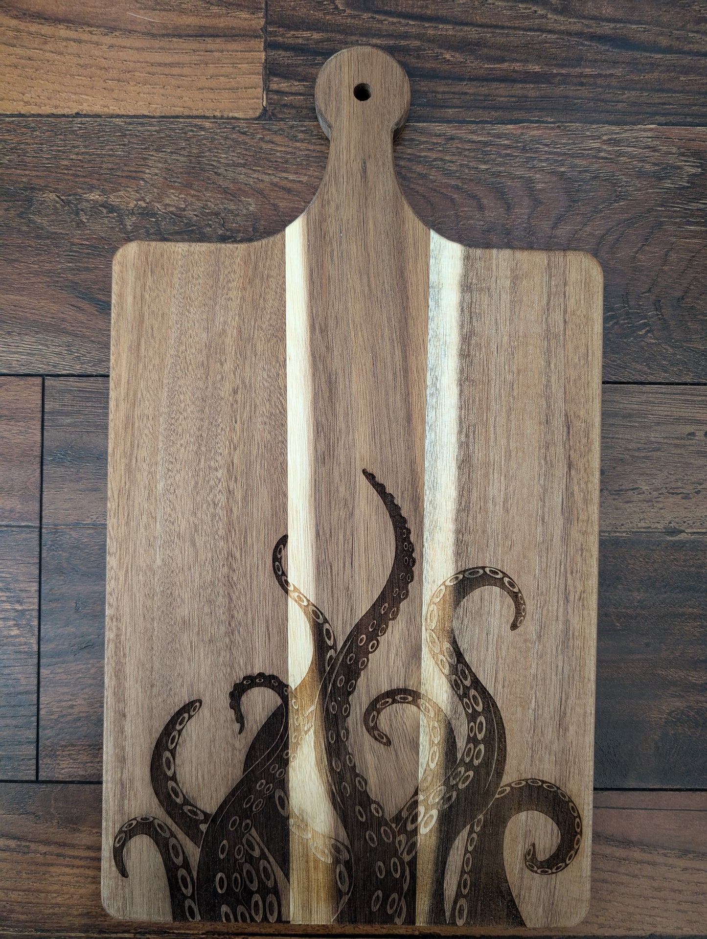 Tentacle Design Cutting Board