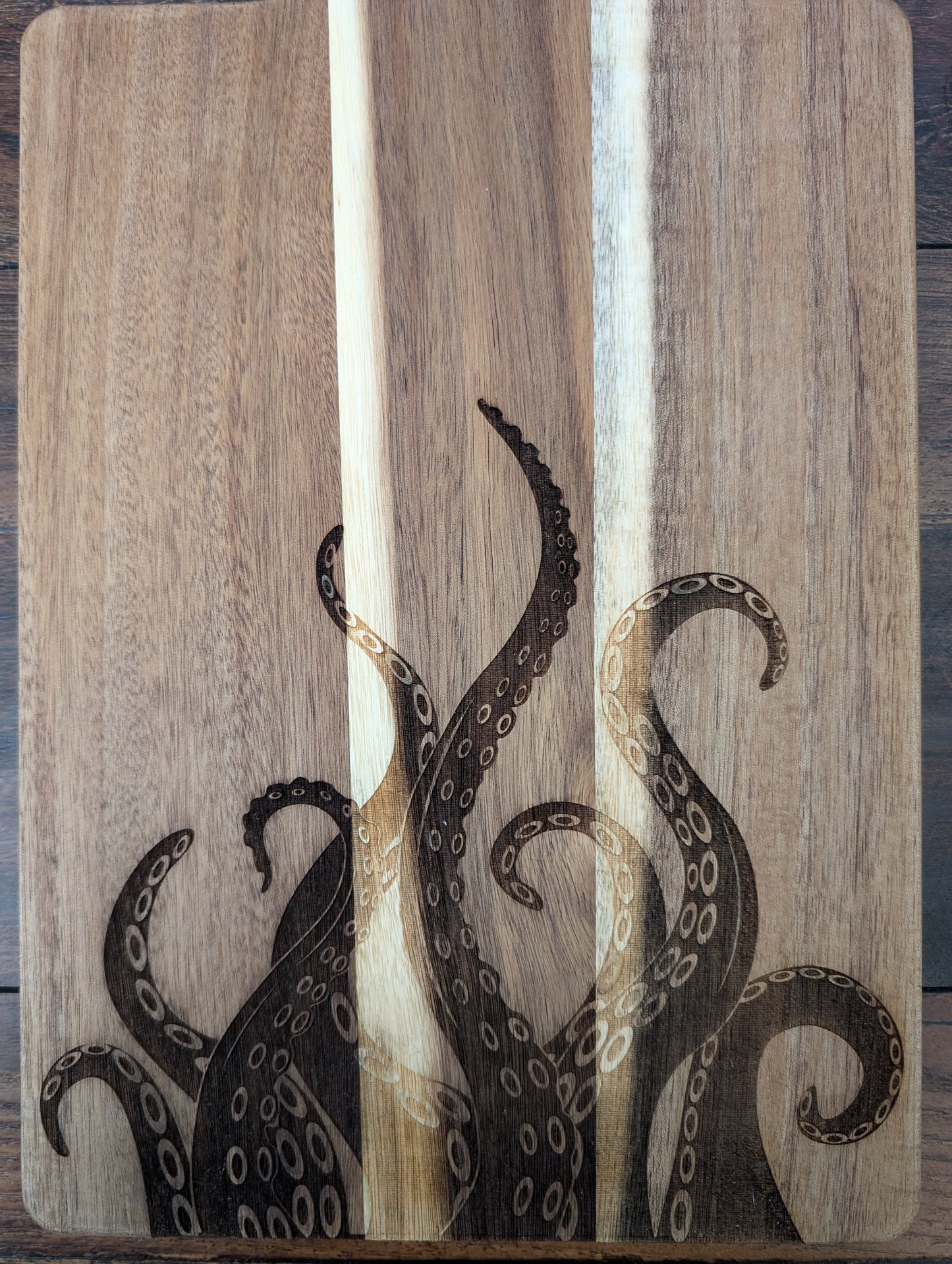 Tentacle Design Cutting Board